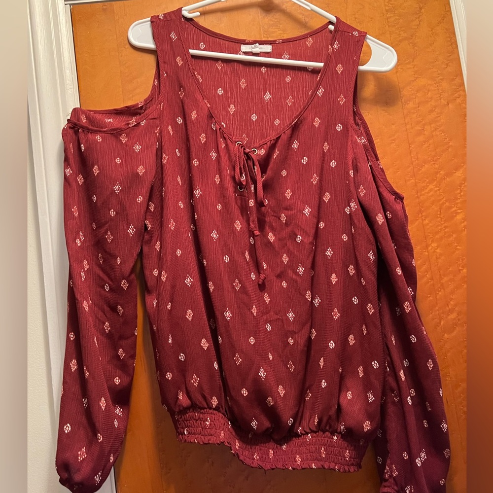 Cold shoulder top